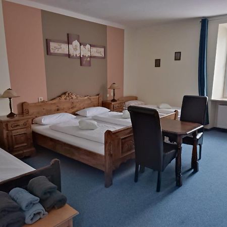Garni Hotel Post Weißenstadt エクステリア 写真