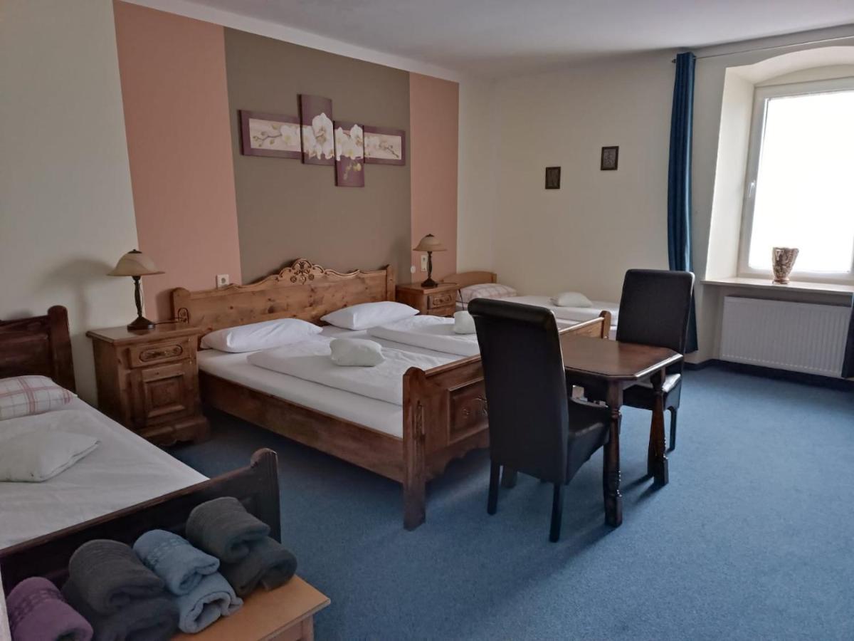 Garni Hotel Post Weißenstadt エクステリア 写真