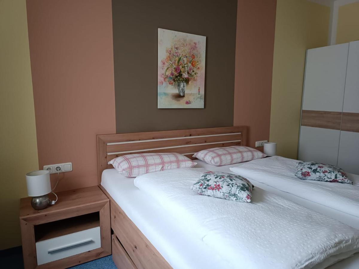 Garni Hotel Post Weißenstadt エクステリア 写真