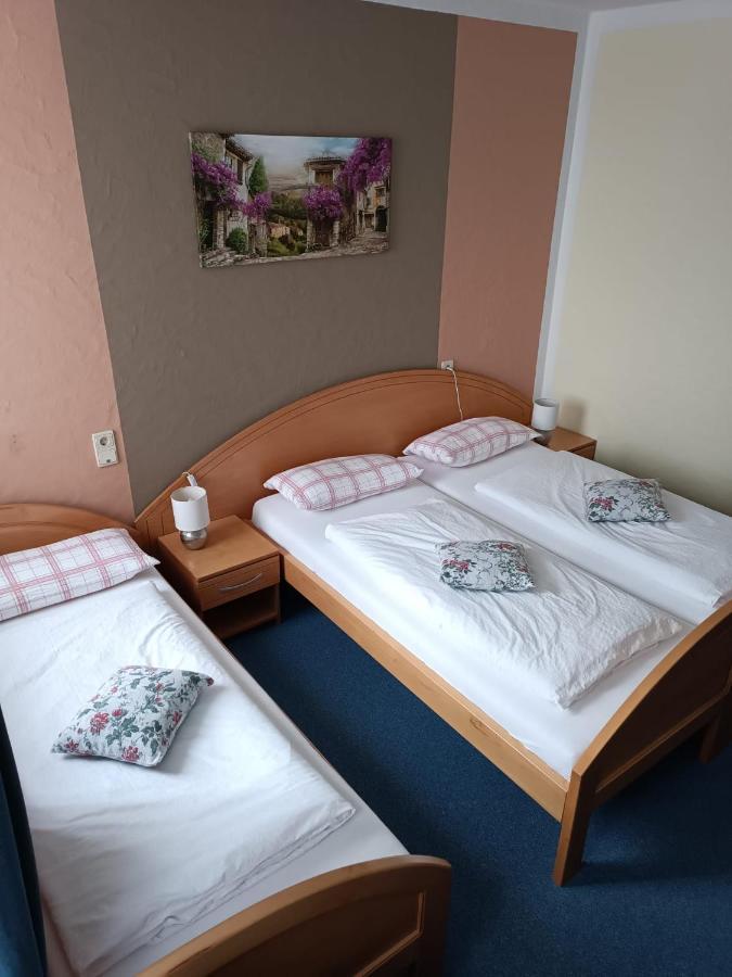 Garni Hotel Post Weißenstadt エクステリア 写真