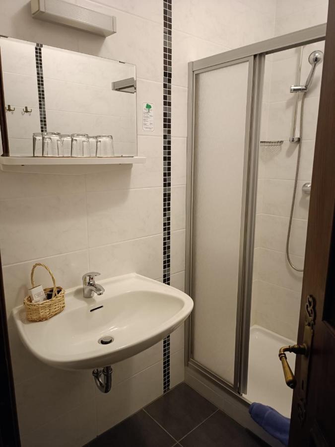 Garni Hotel Post Weißenstadt エクステリア 写真
