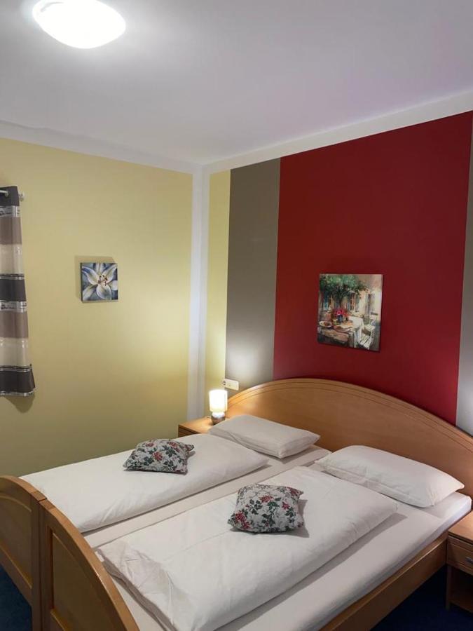 Garni Hotel Post Weißenstadt エクステリア 写真